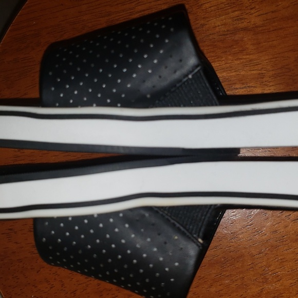 NWOT Black Mossimo Sandals - Picture 4 of 4